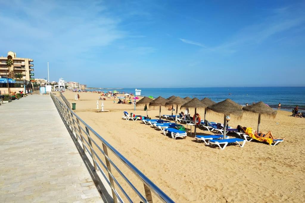 Квартира С Одной Спальней В 300 Метрах От Моря La Mata  Kültér fotó